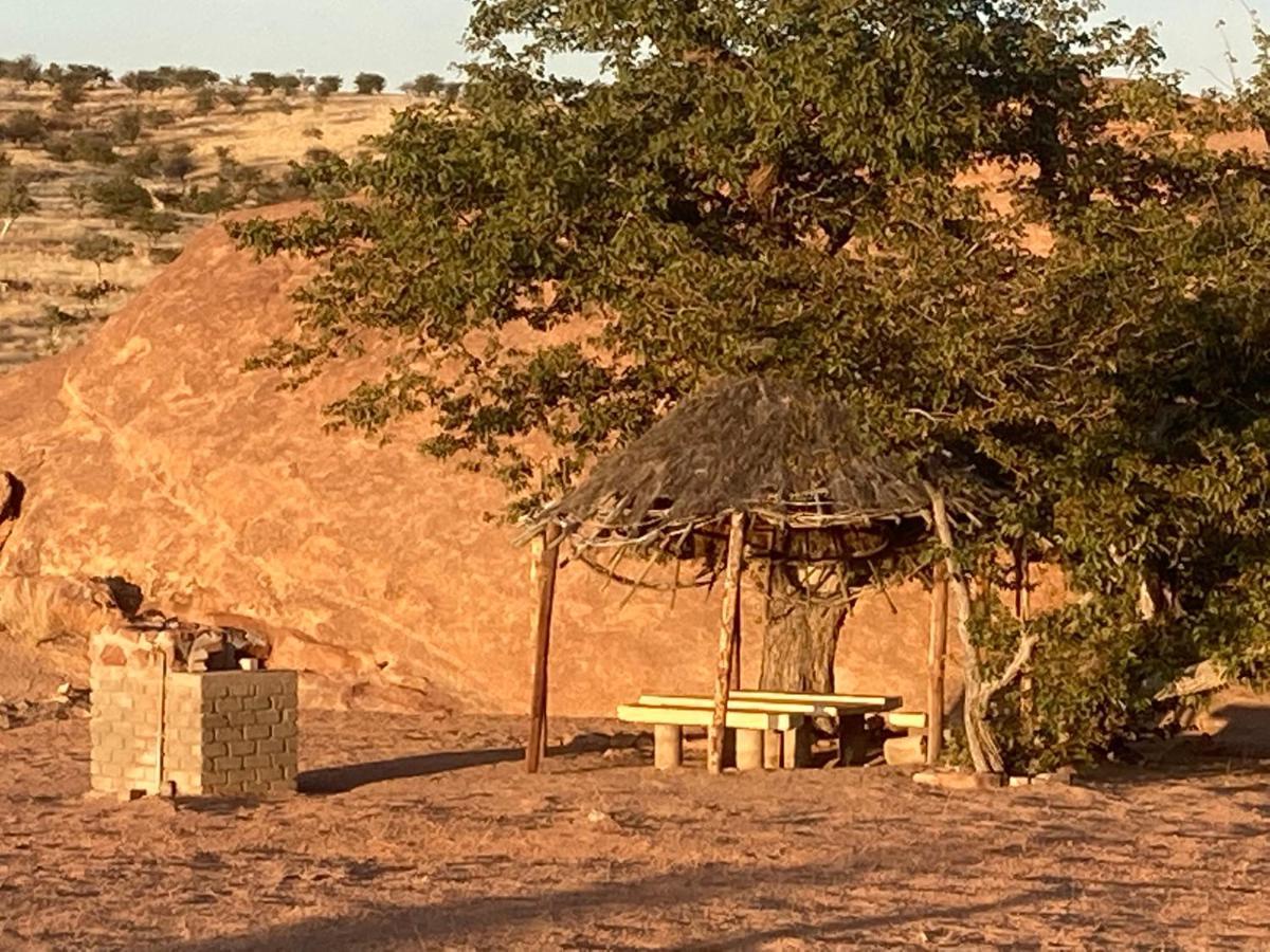 Ozohere Campsite And Himba Village Uis Экстерьер фото