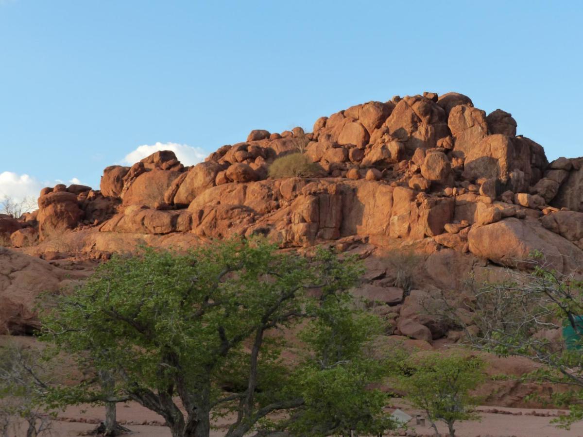 Ozohere Campsite And Himba Village Uis Экстерьер фото