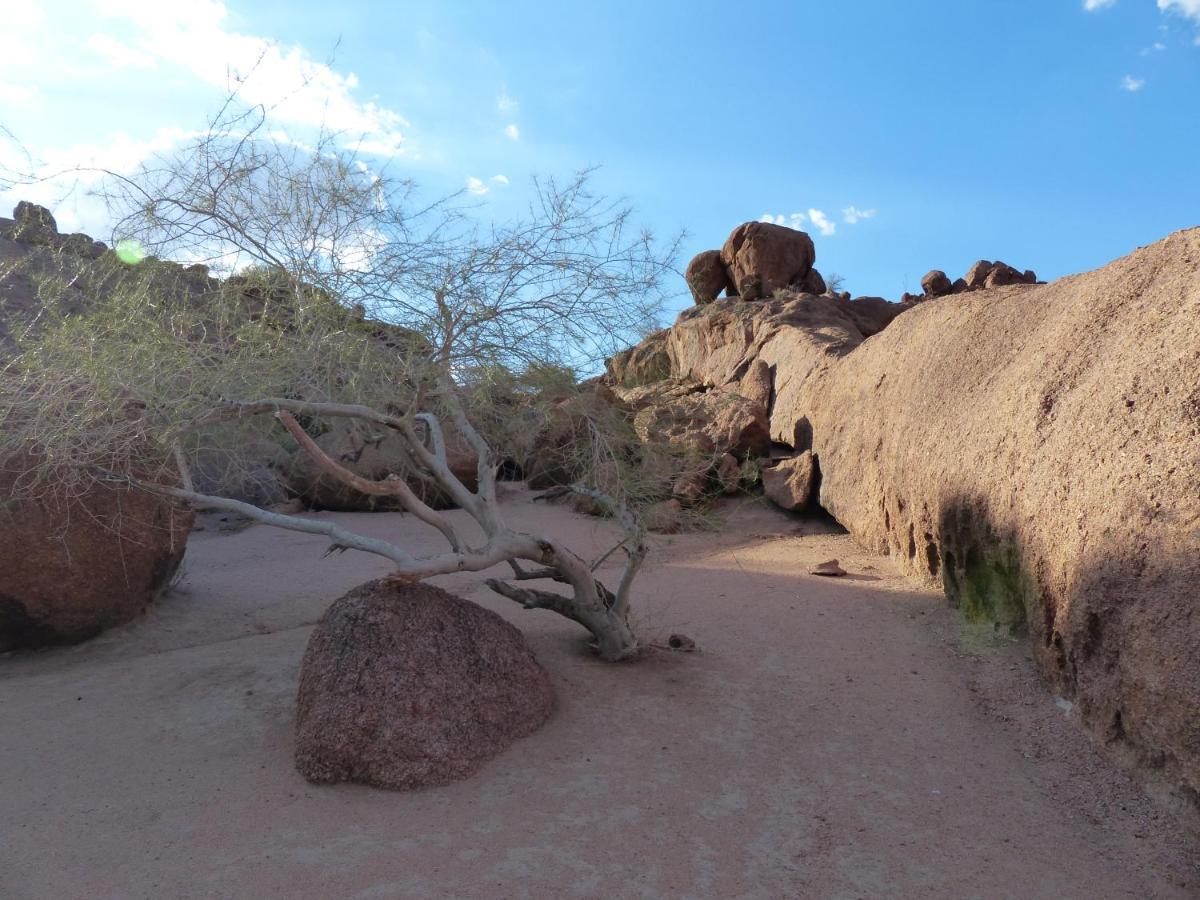 Ozohere Campsite And Himba Village Uis Экстерьер фото